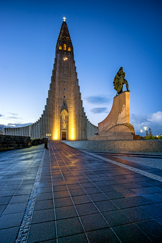 Hallgrimskirkja at Night